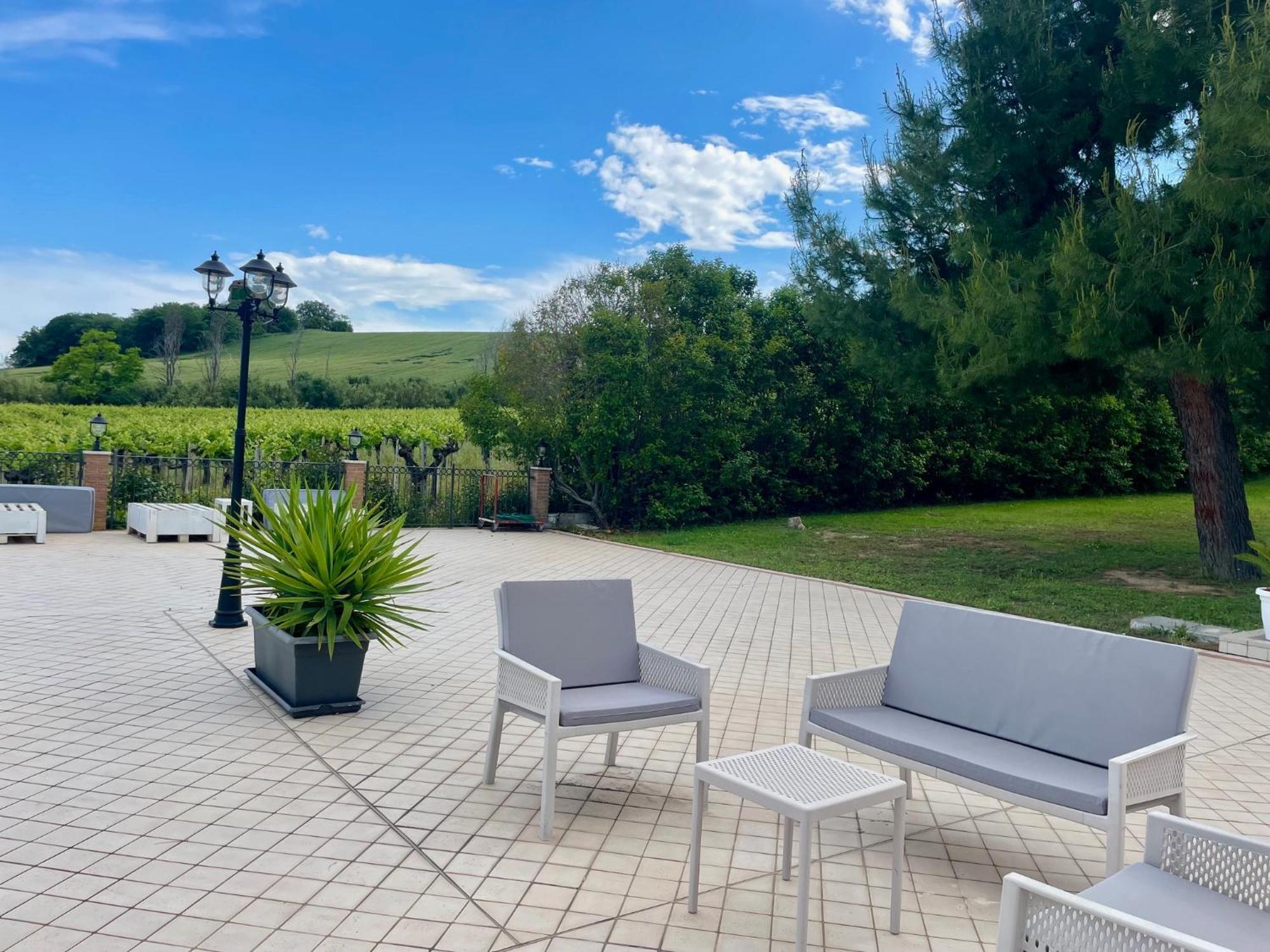 Vigneto - Italian Restaurant & B&B Villa Rosa Di Martinsicuro Eksteriør bilde