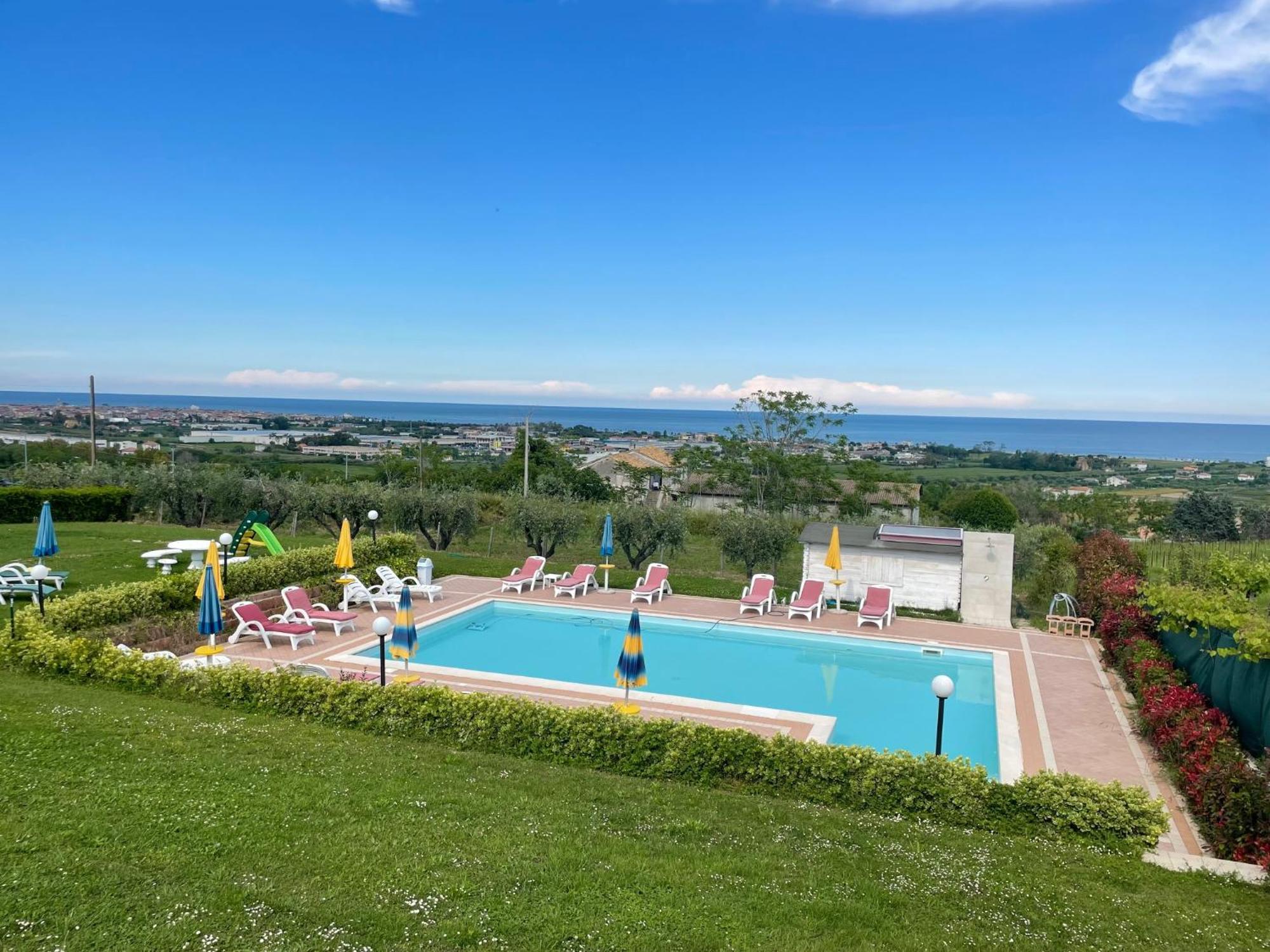 Vigneto - Italian Restaurant & B&B Villa Rosa Di Martinsicuro Eksteriør bilde